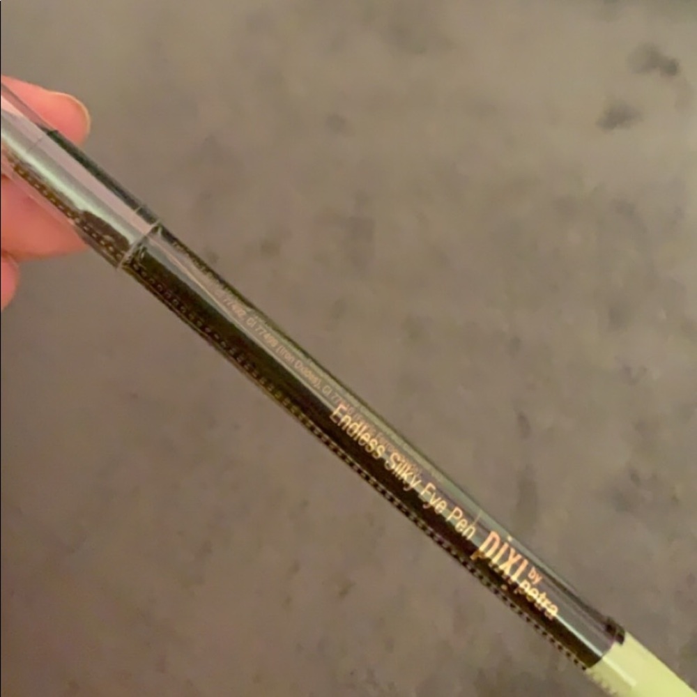 Pixi Endless Silky Eye Pen